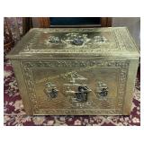 Brass storage box, Boï¿½te de rangement en laiton