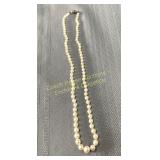 Graduated pearl necklace, Collier de perles