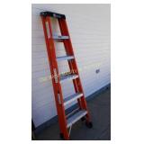 Fiberglass Step Ladder