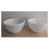 (2) Pyrex Bowls