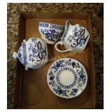 Box of Glassware (LR)