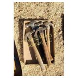 Box of Hammers (BG)