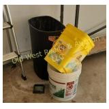 Trashcan & Buckets (G)
