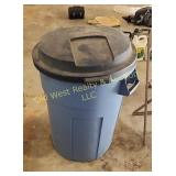 Trashcan w/Lid (G)