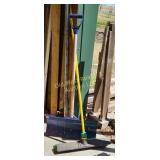 Snow Shovel & Broom (S)
