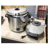 Deep Fat Fryer & Waffle Maker - Needs Cleaned