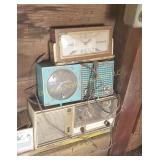 (3) Vintage Radios (S)