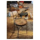Chair (LR)