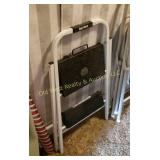 Stepstool (LR)