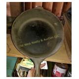 Cast Iron Skillet (G)