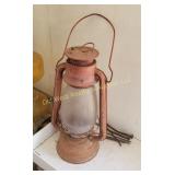 Lantern (M)