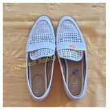 Womens Shoes - Size 9.5