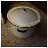 Enamel Pot w/Lid