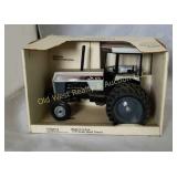 White Tractor - 1:16 Scale