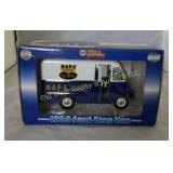 1950 NAPA Ford Step Van - 1:24 Scale