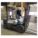 Kamatsu 4000lb Forklift - Gas