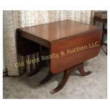 Dining Room Drop Leaf Table w/3 Leaves