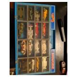 Hotwheels Showcase & 12 Cars