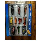 (8) Hot Wheels 10