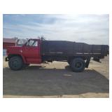 1983 GMC 700 Truck w/ Dump Bed