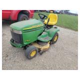 John Deere LX255 Lawn Tractor