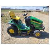 John Deere LA135 Lawn Tractor