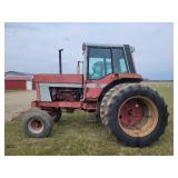 International 1086 Tractor