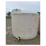 1600 gal Poly Tank