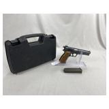 Hungarian , Model P35, 9 mm, 2 Mags, Case