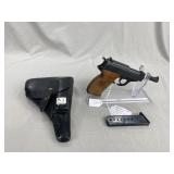 Manchurian, Model P1, Cal 9mm, 2 Mags, Holster