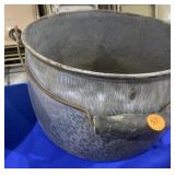 Enamelware Pot/Bucket