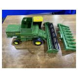 1/16th Scale 20 Series John Deere Combine w/ C