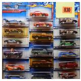 18 Hot Wheels: Mad Maniax Series: Hot Wheels 500,