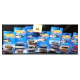 17 Hot Wheels: Porsche 930, Mazda MX-5 Miata,