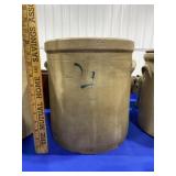 Bee Sting Crock ï¿½Chippedï¿½