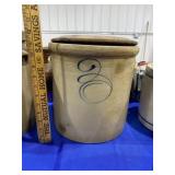 Bee Sting Crock with Wooden Lid ï¿½Chippedï¿½