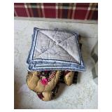 Oven Mitts & Pot Holders