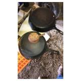 3-skillets-(1-Wagner Sidney 0 skillet)