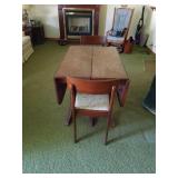 Duncan Phyfe style drop leaf table with 4 leaves