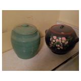 No name Cookie jars - one with a broken lid