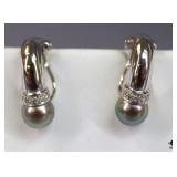 14k White Gold Gray Pearl Pierced Earrings
