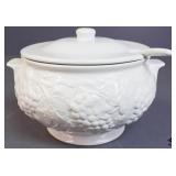 LE Gourmet Chef Soup Tureen & Ladle