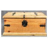 Wood Split-Top Trunk