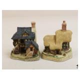 David Winter Cottages Collectible Figurines / 2 pc