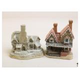 David Winter Cottages Collectible Figurines / 2 pc