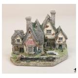 David Winter Cottage Figurine