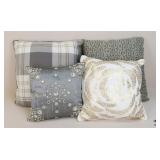 4 Assorted Pillows