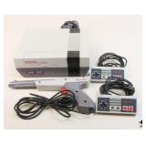 Nintendo Console w/Controllers & Zapper-1985