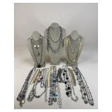 Costume Necklaces / 25 pc