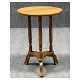 End Table w/Turned Legs